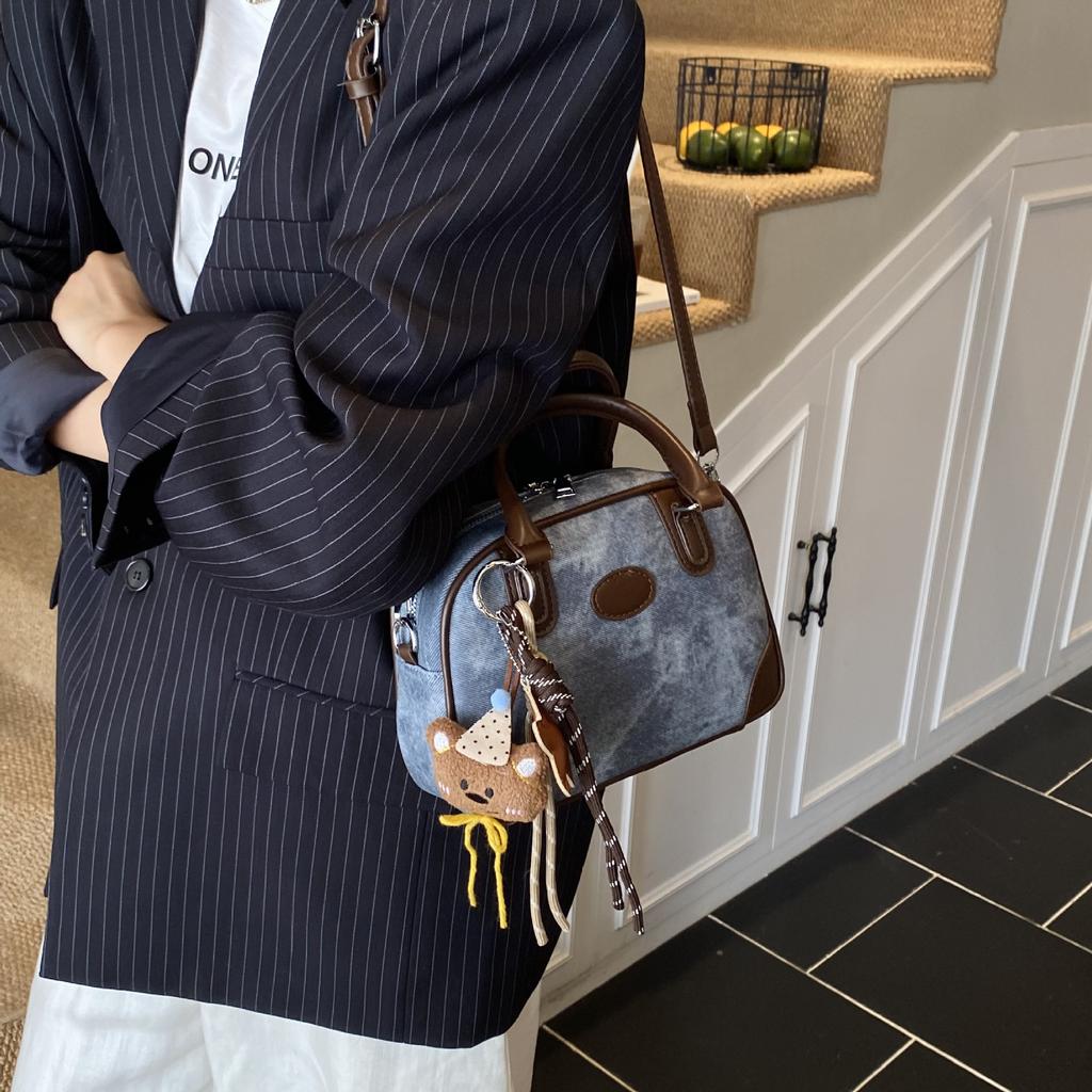 High-end Niche Bag, Retro and Versatile Crossbody Bag, Color-blocking Hand-held Bowling Bag