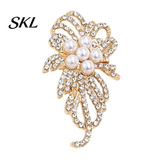 Rhinestone Brooch Faux Pearl Flower Brooch, Electroplating Alloy Lapel Pin for Elegant Women, Sweater Cardigan Coat Business Suit Decoration