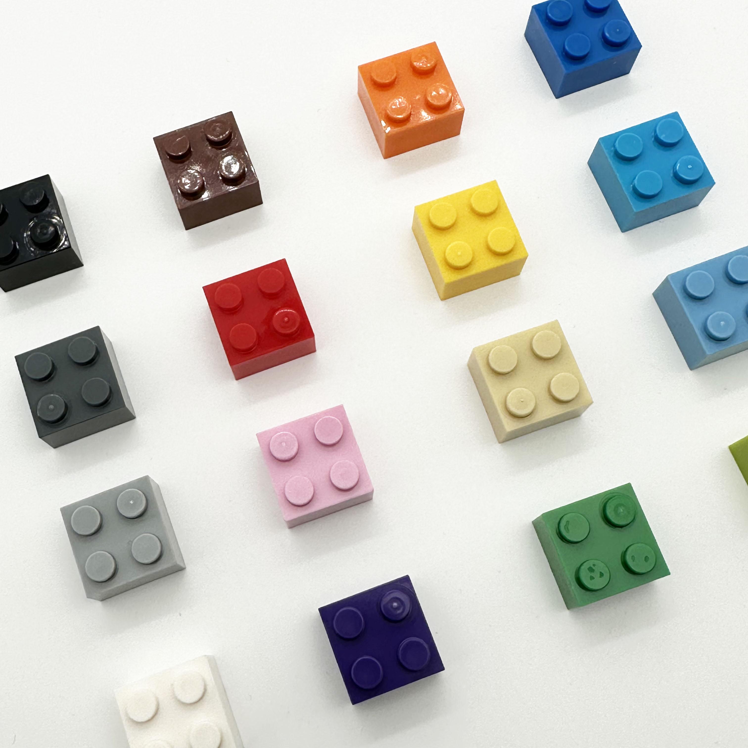 Interesting Toys Unisex Kids Diy Thick Figures Bricks 2X2 Dots Building Blocks Educational Classic Brick Compatible With 3003 Plastic Toys For Children