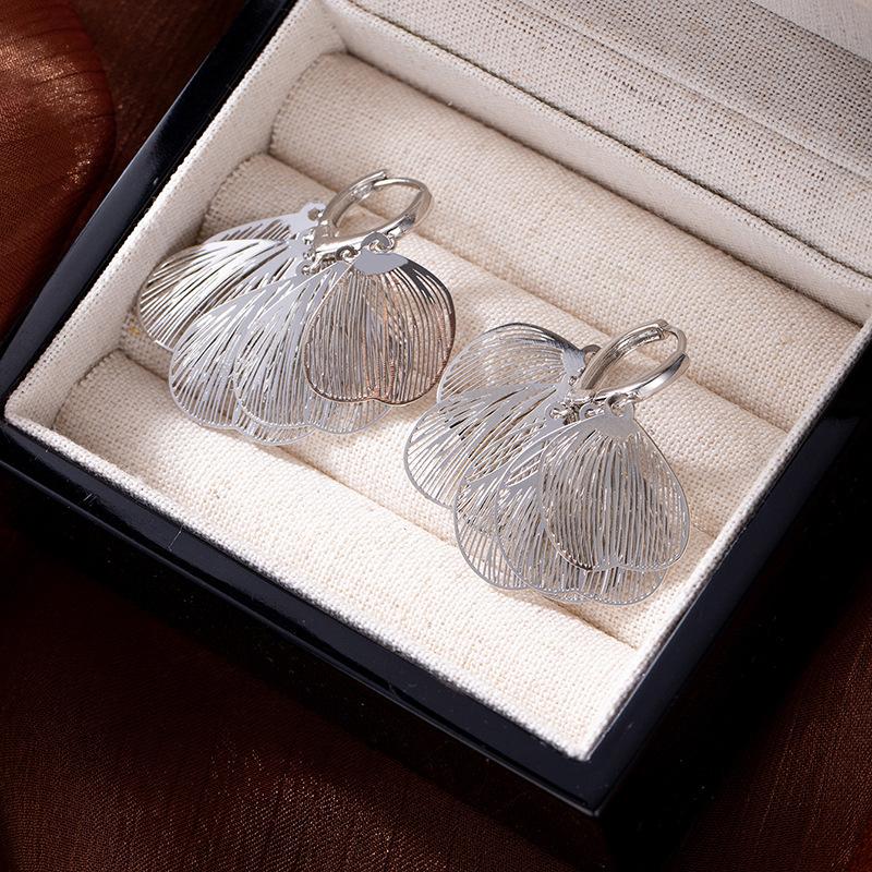 Gold Hollow Butterfly Wing Fringed Earrings Exquisite High Sense Fashion Light Luxury Niche Design Stud Earrings Cold Wind Earrings