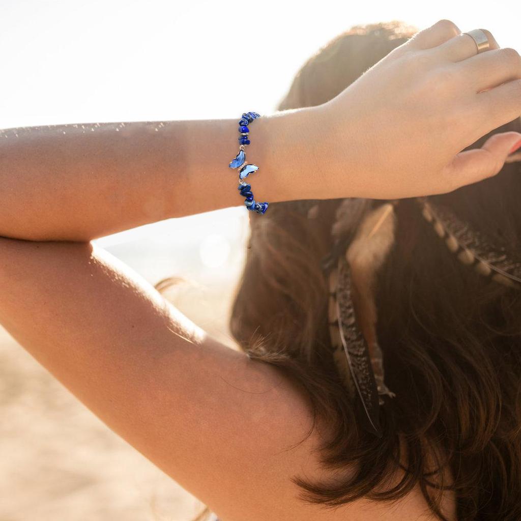 Trendigt Kristallsfjärilsarmband Unikt Kristallsfjärilsarmband med Naturstenspärlor för Modeälskare