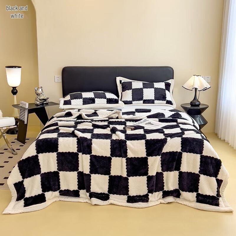 

HMHM Checkerboard Double-Sided Flannel Blanket
