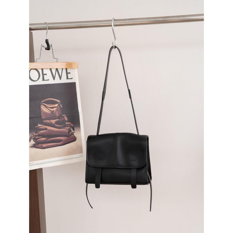 2026 Large-capacity Cowhide Mailman Bag Simple All-matching Shoulder Retro Casual Cross-body Female