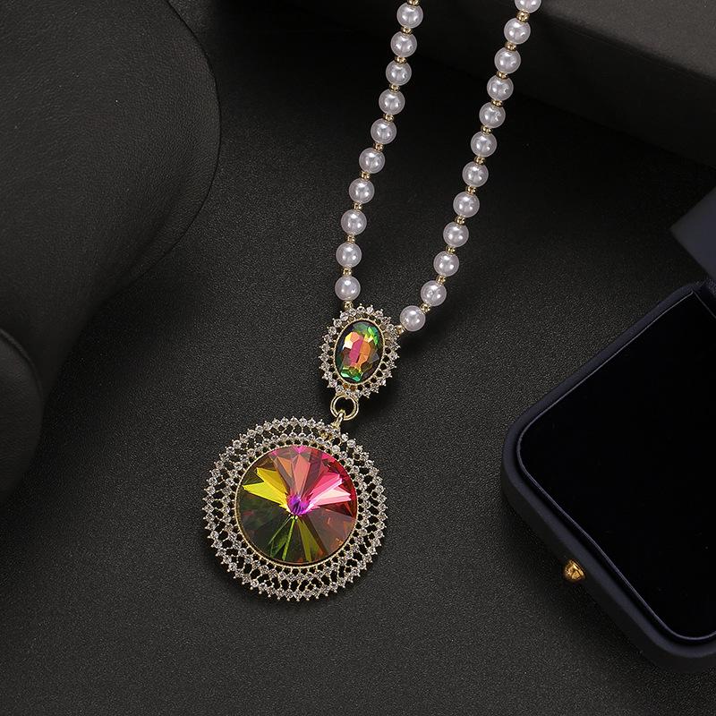 Korean Fashion Flower Sweater Chain Necklace - Autumn/Winter Women's High-End Cat's Eye Camellia Pendant.