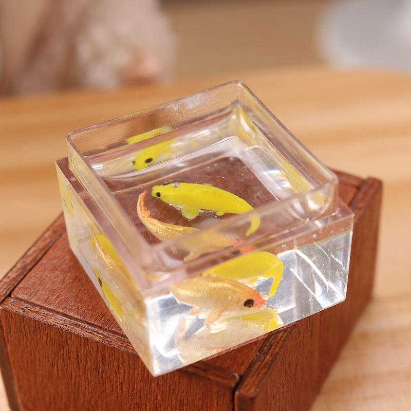 

1set Resin Goldfish Tank Mini Miniature Aquarium Model Doll House Home Decoration Toy
