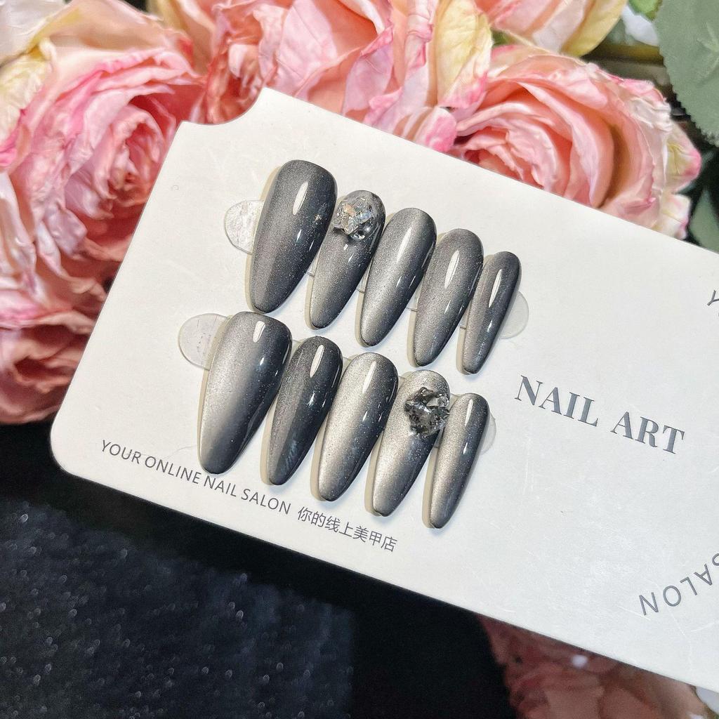 Crowning Handcrafted Wearable Nails: Fine Glitter, Cat Eye, Sparkling Diamond, Translucent, High-End Manicure Stickers.