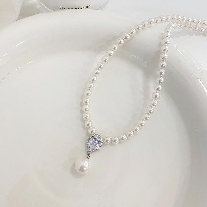 Personalized Water Drop Zircon Pearl Necklace for Women with A Cool and Simple Style, Versatile Charm Pendant