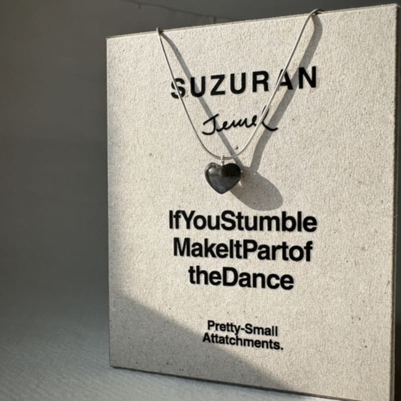 SUZURAN stoned heart neckalce_labradorite Labradorite heart stone necklace