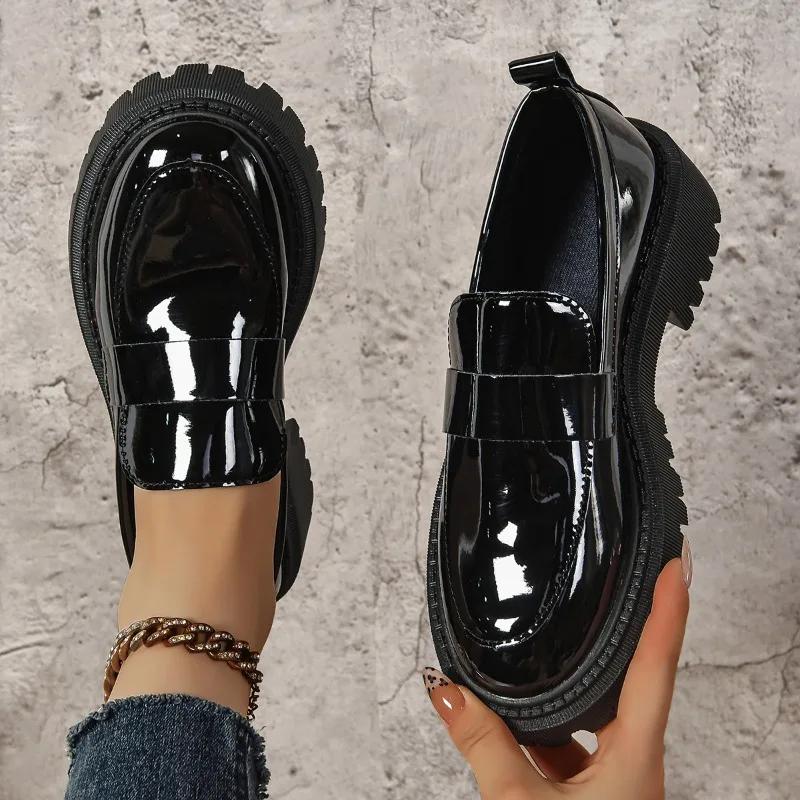 2025 Womens Leather Shoes Soft Sole Loafers Women Thick Soles Comfortable Slip on Single Shoe Plus Size
