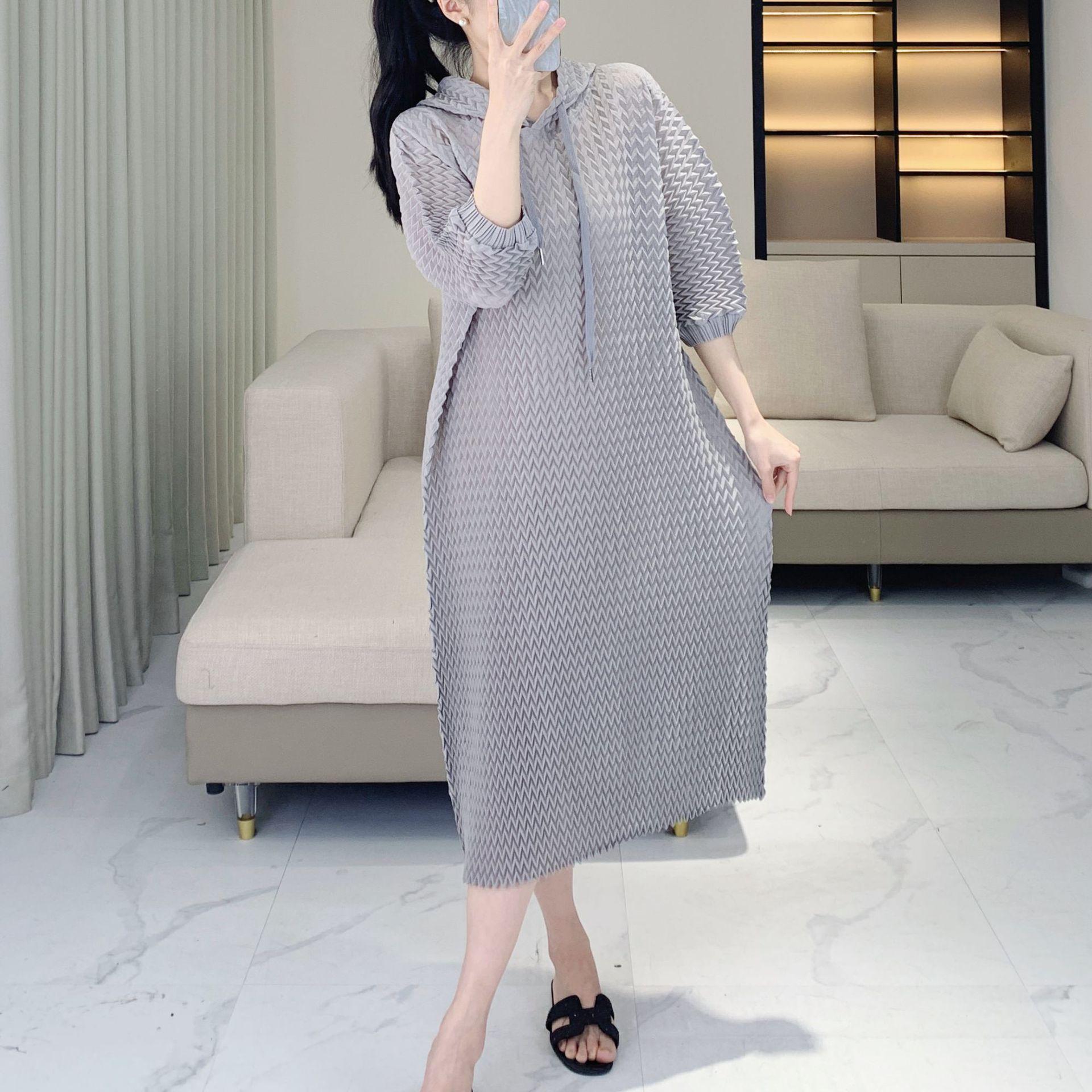

Plus Size Women s Casual Hooded Dress - Seven-Sleeve, Mid-Length, Spring/Summer Tummy Coverage One Size [fits 90-150 jin] сірий колір