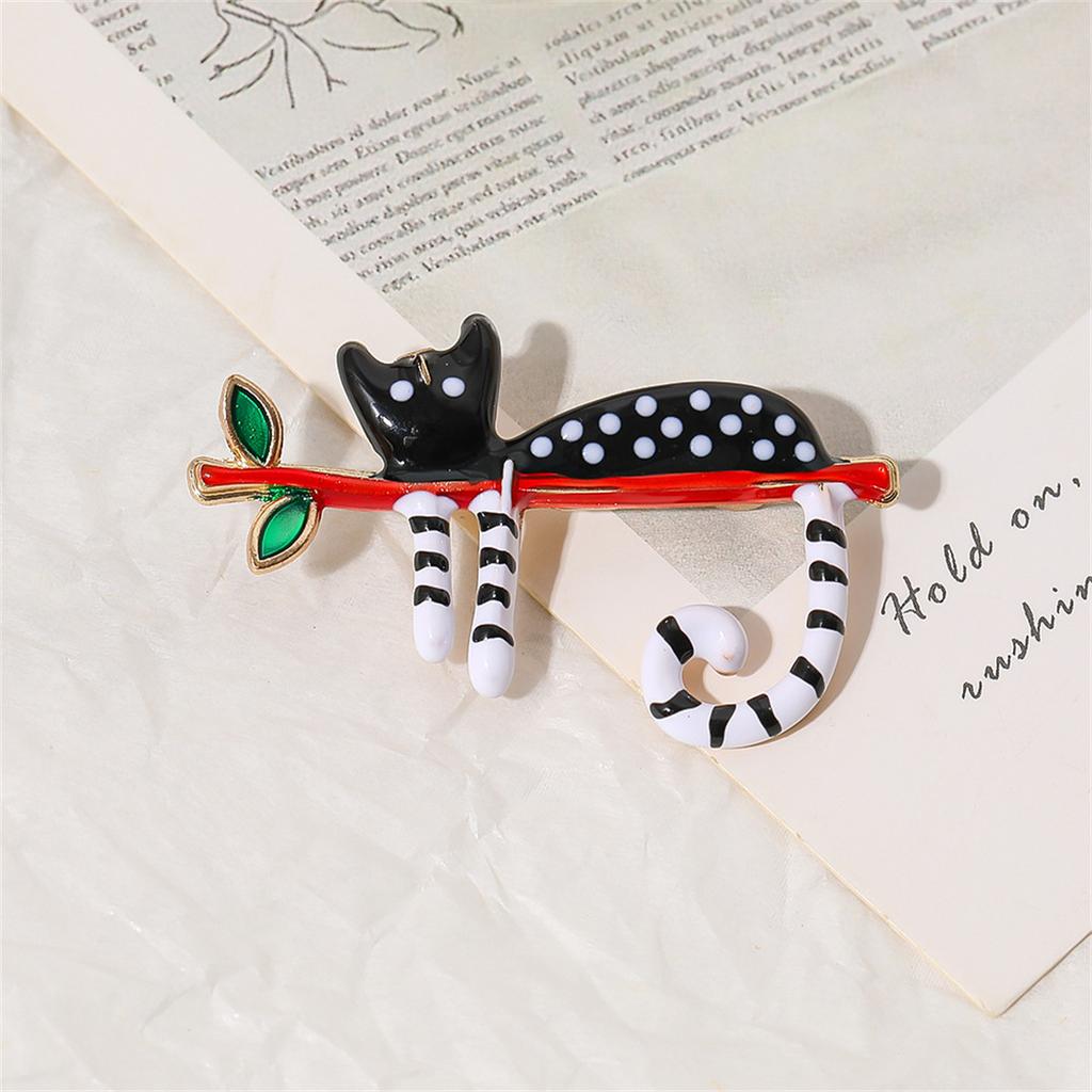 1Pc Creative Cat Broch Cute Personality Pin Unique Fashion Jewelry Accessories Birthday Party Festival Gift for Men and Women