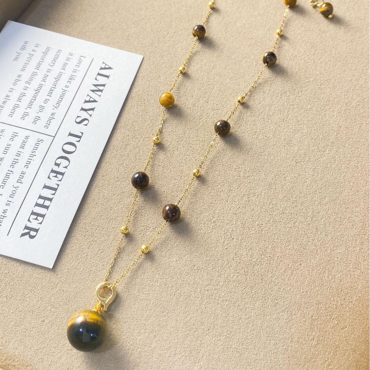 French Tiger s Eye Pendant Necklace for Women, Elegant and Exquisite, Light Luxury with a High-End Feel, Maillard Sweater and Collarbone Chain.