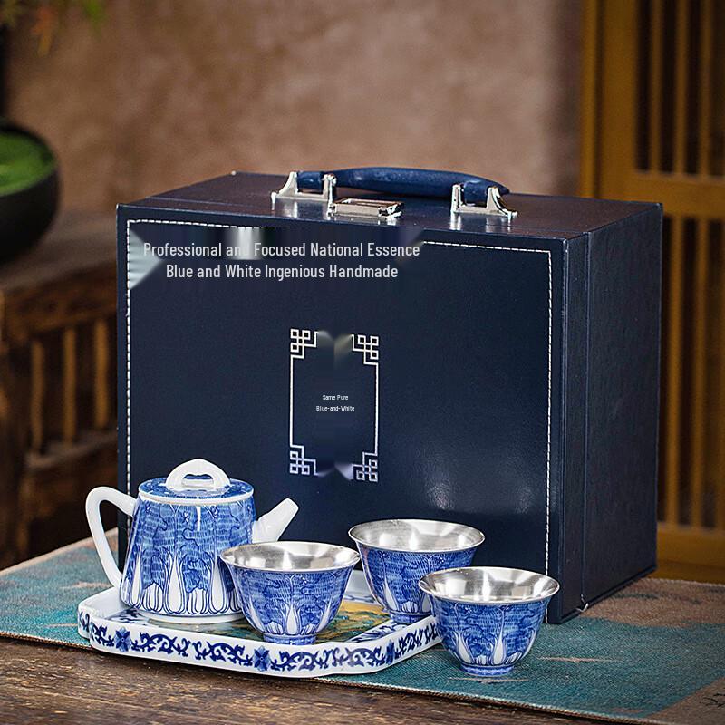 

Серебряный чайный набор для кунг-фу