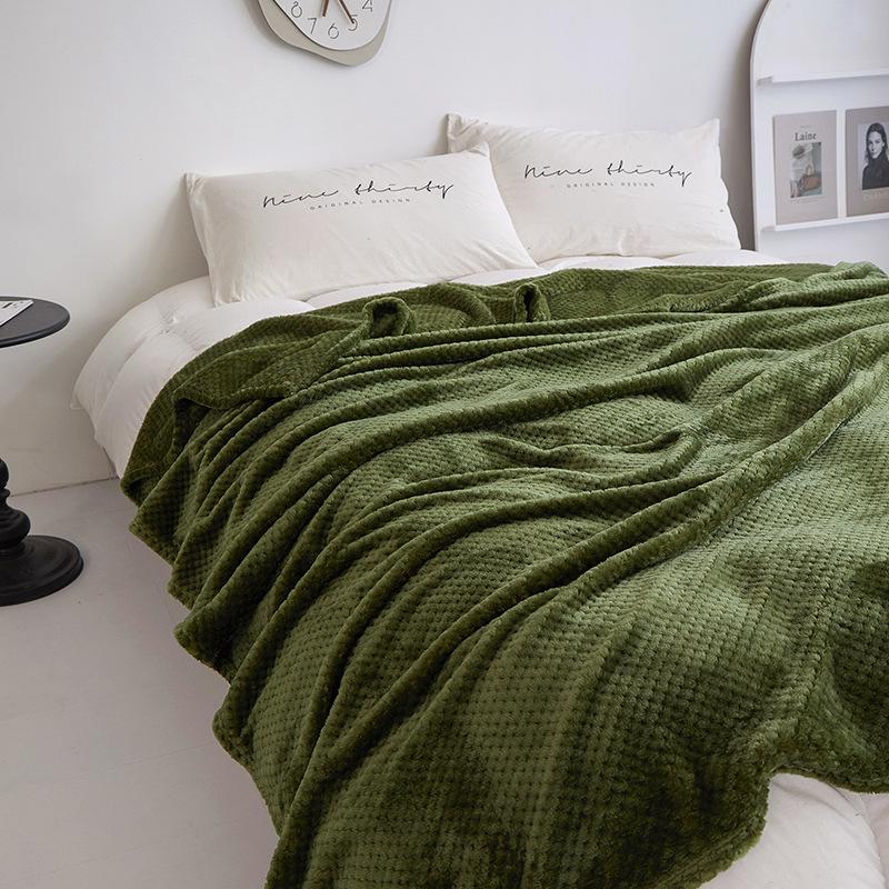 Plush Flannel Blanket - Cozy Solid Color Throw for Sofa, Office, or Nap Time. 50*70cm Pet Blanket