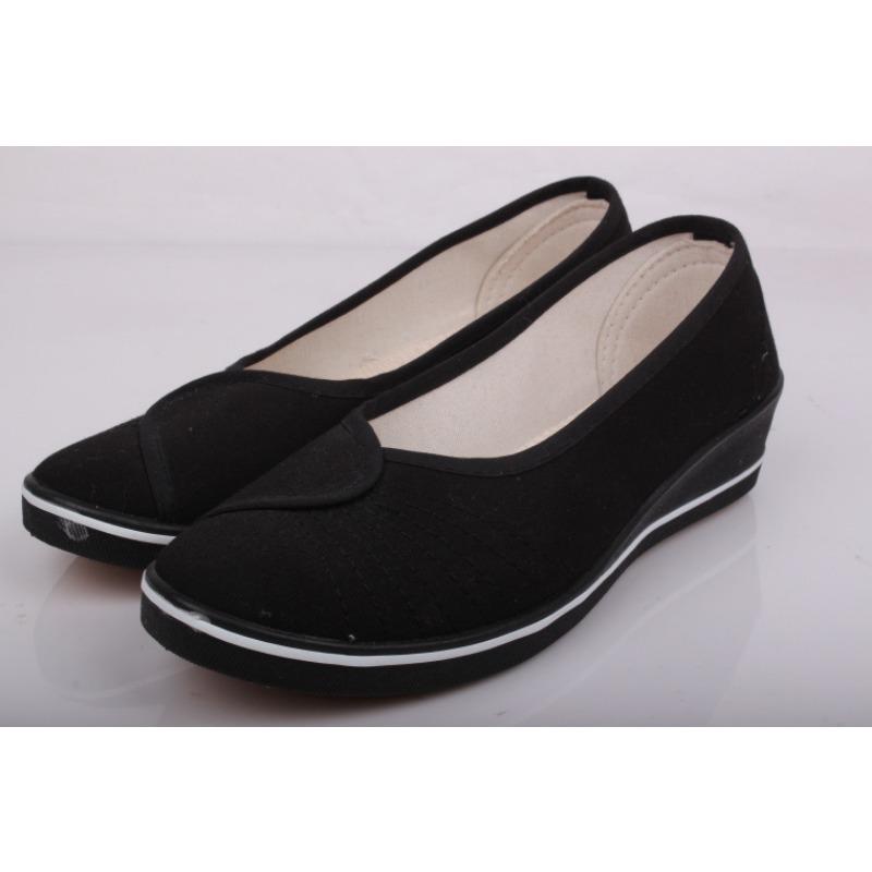 

Брендовые туфли медсестры женские белые на танкетке мягкая подошва новые маленькие белые туфли осень и зима старые пекинские тканевые туфли на плоской подошве 42 чёрный