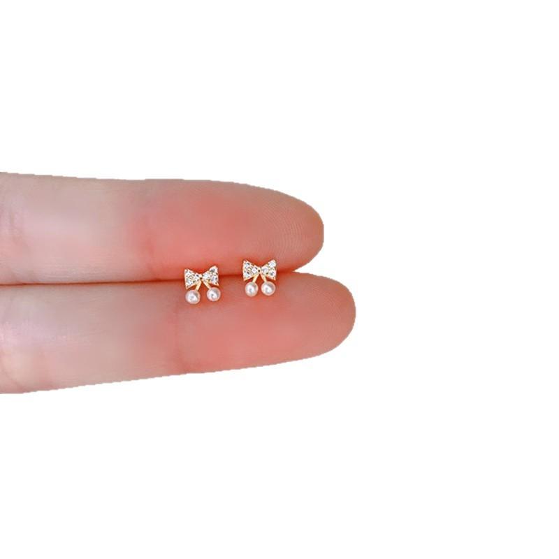 Compact and Exquisite Bow-shaped Earrings for Women, Featuring A Light Luxury Style and High-end Ear Jewelry.