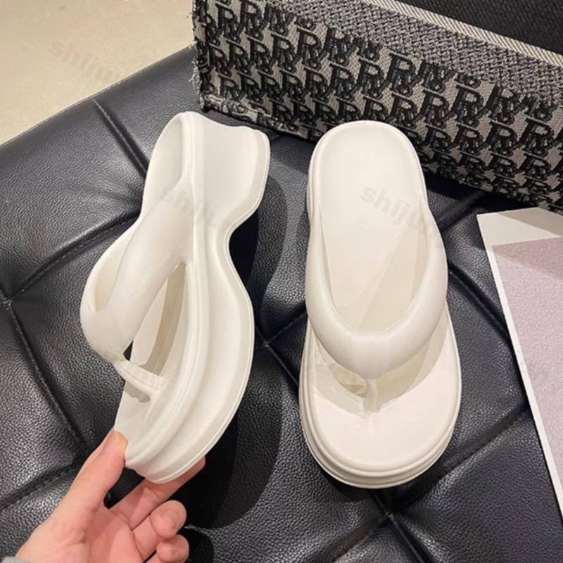 Fashion Women Slippers 2025 Summer Flip Flops Chunky Platform Sandals Lightweight Non Slip Clip Toe Wedge Slippers Outdoor Beach Sandals