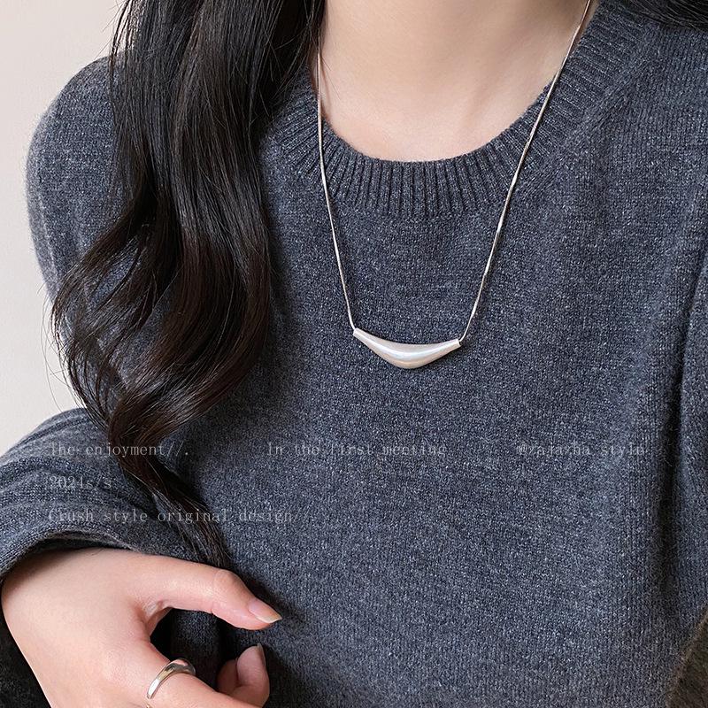 Silver Brushed Love Heart Necklace: Korean Minimalist Style, Autumn/Winter Exquisite Sweater Chain