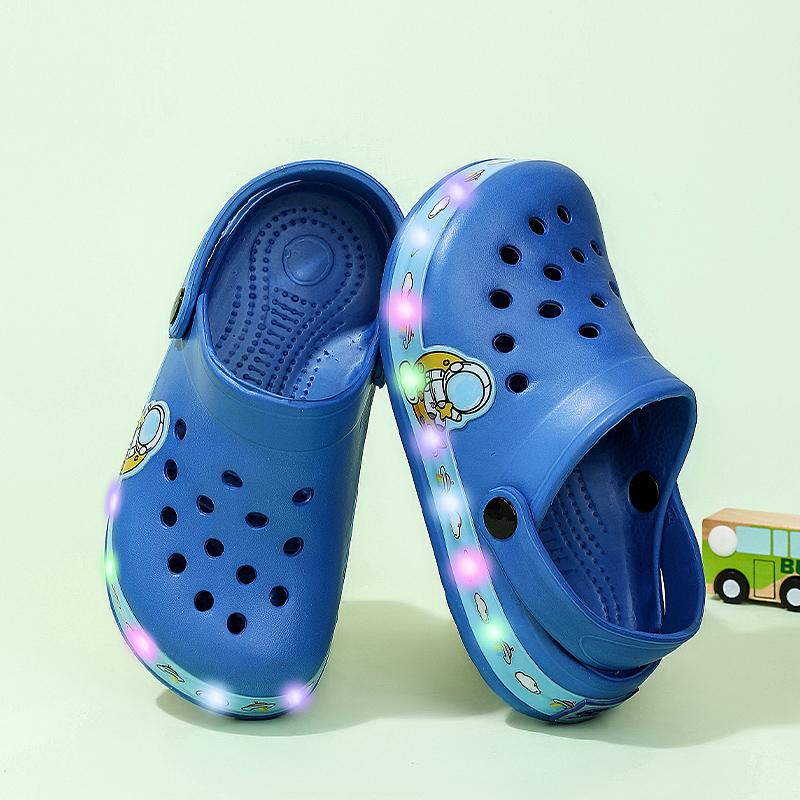 Summer Children Hole Sandals LED Lighted Flashing Light Shoes Boys Girls Beach Sandals Kids Garden Shoes Non-slip Sneakers New