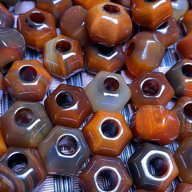 Natural Red Agate Hexagonal Beads for DIY Accessories and Multi-Treasure Projects