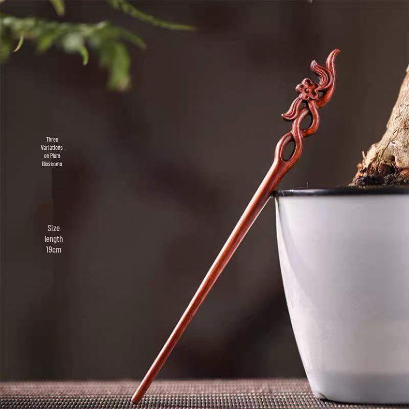Elegante Haarnadel aus rotem Sandelholz – Haaraccessoire im antiken chinesischen Stil für Haarknoten.