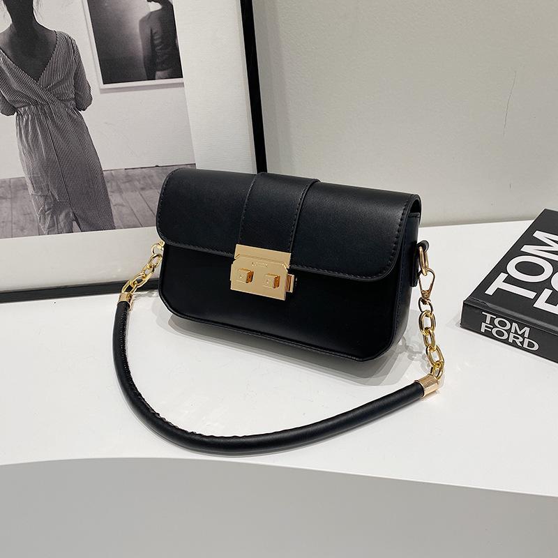 

Корейская версия модной однотонной маленькой сумки для женщин 2024 года, весна, новая нишевая простая маленькая квадратная сумка, текстурная цепочка, сумка через плечо чёрный