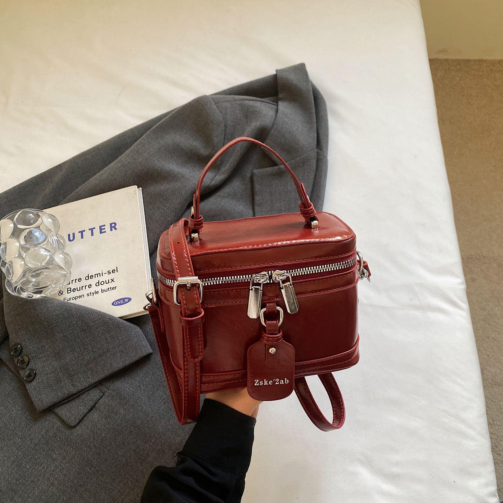 

2025 Ретро Шик Ручная Квадратная Сумка на Плечо и Кроссбоди вино красного