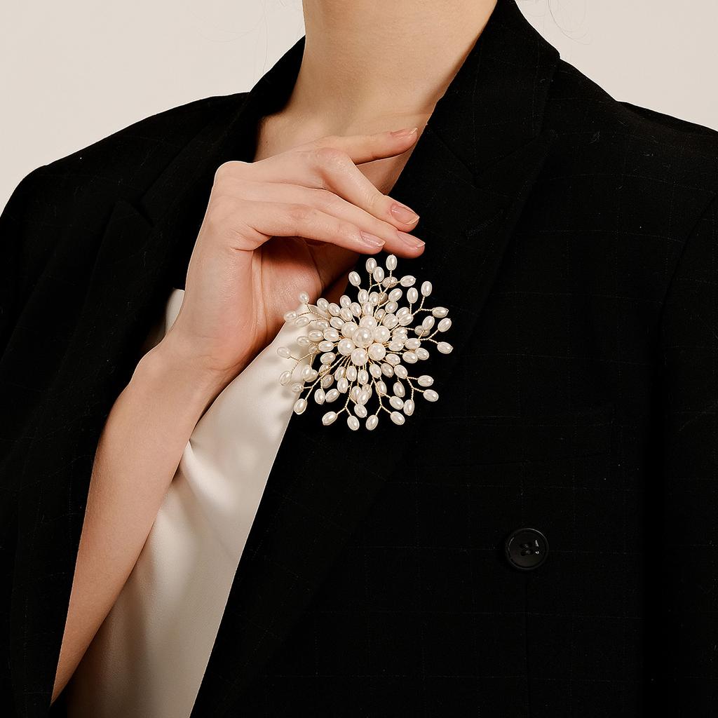 Pearl Brooch Pin Snowflake High-end Silk Scarf Buckle Luxury Exquisite Ladies Clothing Accessories Dress Skirt Jewelry zapatos