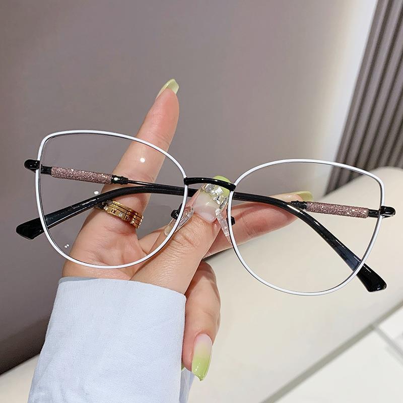 

Fashionableable Cat Eye Anti Blue Lightweight Eyeglasses with HD Lenses and Metal Material Frames for Women s Casual Decorative Eyeglasses