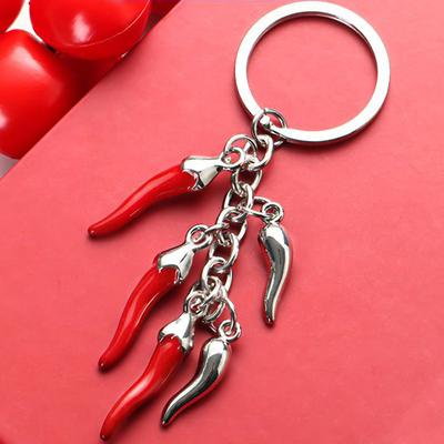 Porte-clés créatif en métal avec pendentif en forme de piment rouge