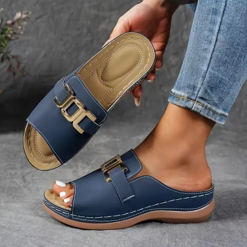 Buckle Slope and Open Toe Beach Slippers for Women, Fashionable Metal Buckle Fish Flat Sandals, Ladies' Sandals