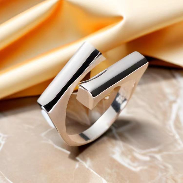 Elegant and Versatile INS Style Open Ring: Simple, Exquisite, Cold Tone, Intertwined Design серебряный