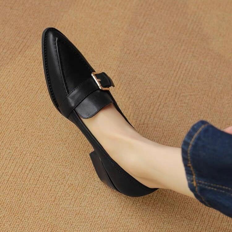 

Retro simple handmade small single shoes women s single shoes 2025 spring and autumn new pointed middle low heel soft leather women 40 темно-коричневого кольору