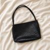 Retro Textured Weaving Handbag: Versatile Single Shoulder Vegetable Basket Bag