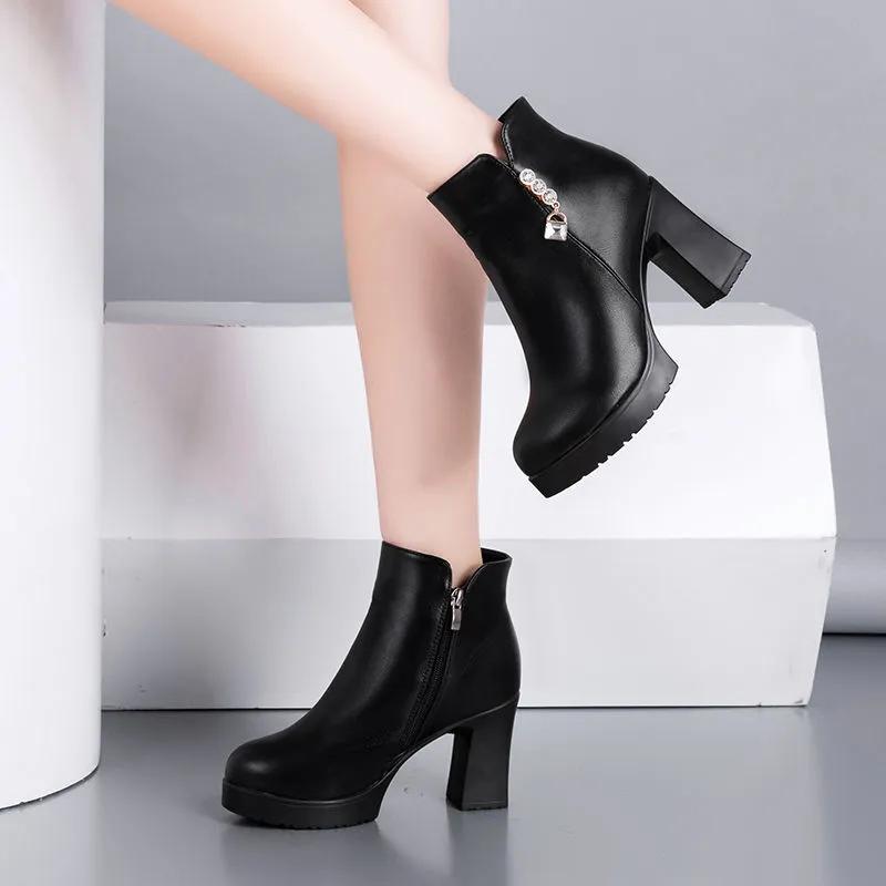 Skórzane Damskie Buty na Wysokim Obcasie Zimowe Uniwersalne na Grubej Podeszwie Plus Aksamitne Bawełniane Buty Botki Buty Damskie typu High-top