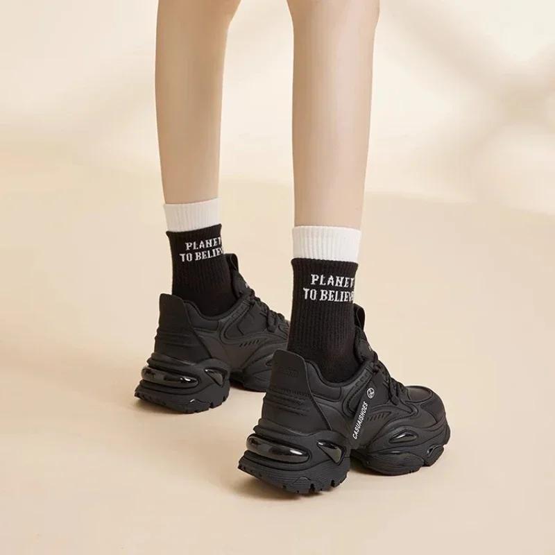 Mode Dicke Sohle Tennis Damen Sneaker Lässig Schnürkeil Dad Schuhe Outdoor Mode Sport Warmhalten Optionales Samtfutter Sneaker