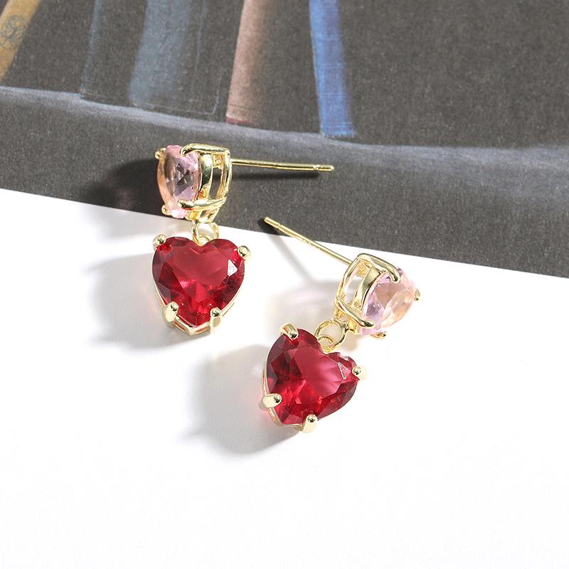 

Trendy Silver Heart Hoop Earrings - Elegant and Light Luxury Dangle Jewelry for a Stylish Look