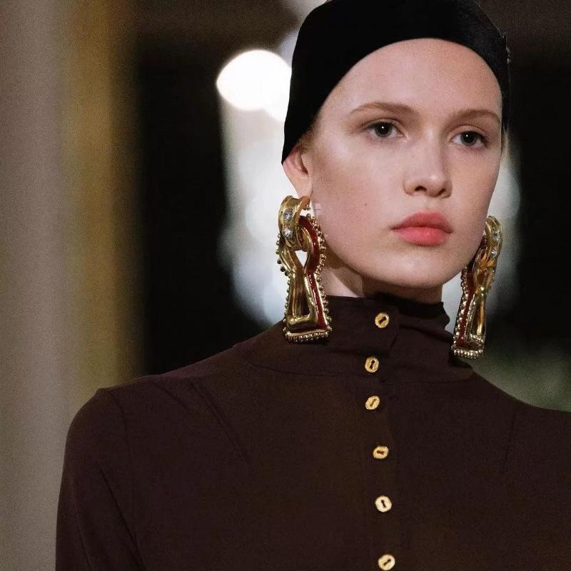 Retro Niche Unique Personalized Key Keyhole Earrings Temperament Advanced Sense Catwalk Versatile Earrings