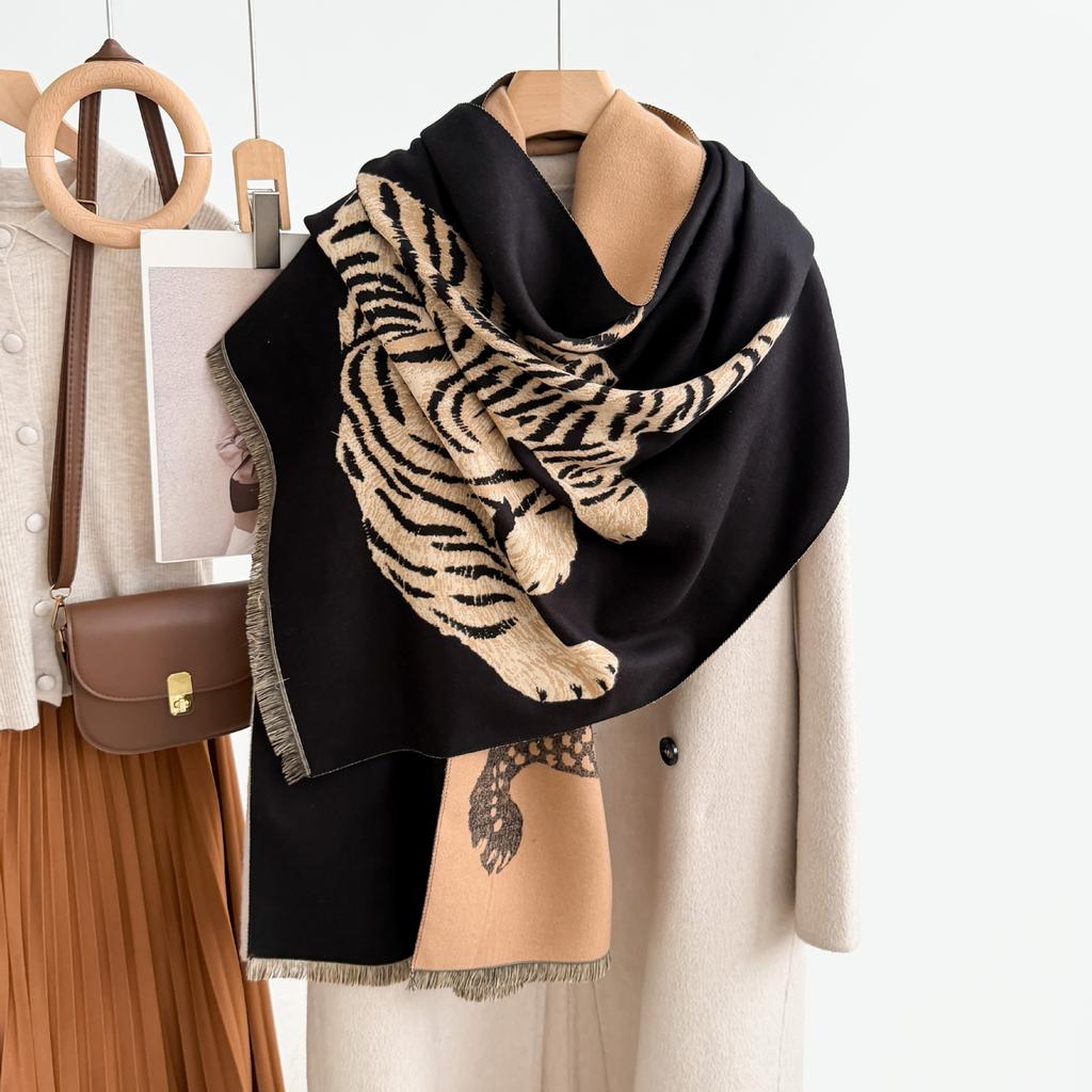 New Style Faux Cashmere Scarf for Women, Double-sided Shawl, Thickened and Warm, Leopard Print and Tiger Print Neck Warmer