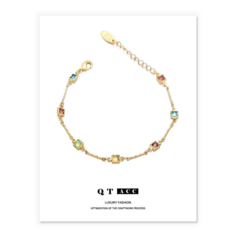 

Минималистичное колье с покрытием из 18-каратного золота/белого золота с цветными стеклянными бусинами-разделителями