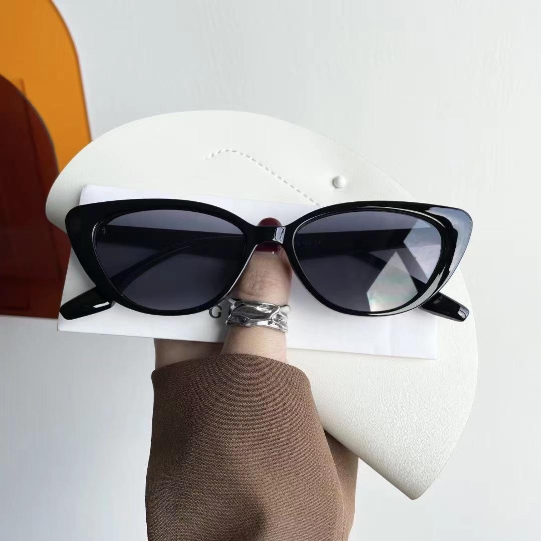 

Fashionable Pink Sweet Cat s Eye Goggles New UV Resistant Sunglasses For Outdoor Use Skiing Sunscn Vintage Sunglasses Eyeglasses Women