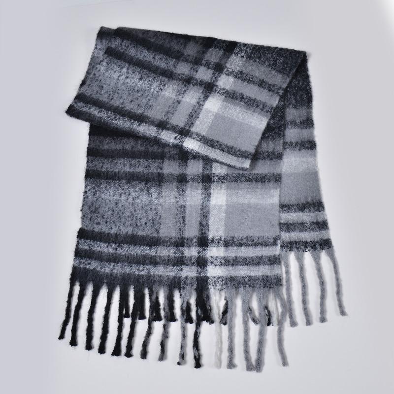 New Autumn and Winter Circle Yarn Thickened Plaid Scarf Men's and Women's Fashion Warm Fringed Long Couple Scarf