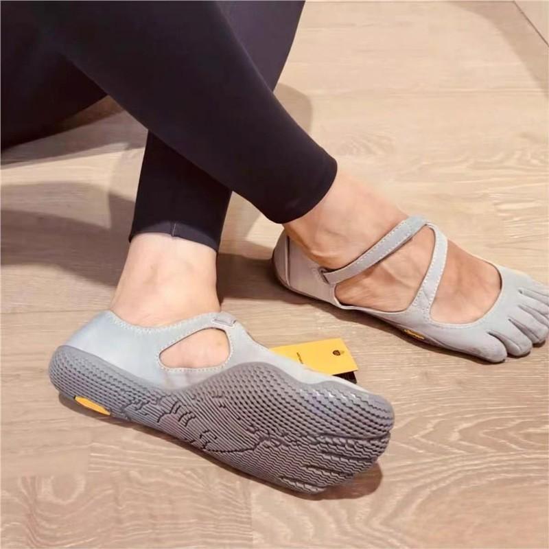 Barfuß-Stil Indoor Fitnessschuhe Yoga Pilates Tanztraining Rutschfeste Gummisohle Atmungsaktives Mesh-Futter