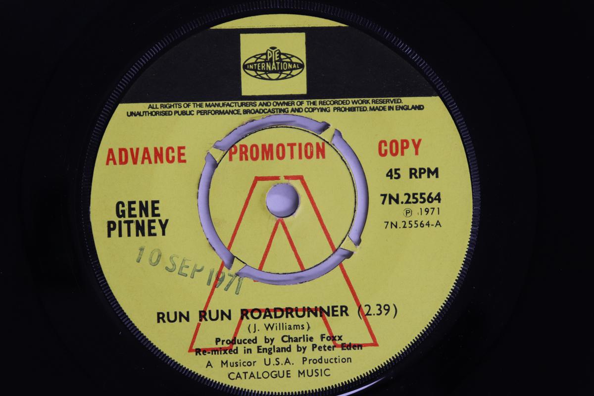 

7inch Record GENE PITNEY - Run Run Roadrunner / Rainmaker Girl 7N25564PROMO PYE INTERNATION 1971 UK Soul/Funk Used