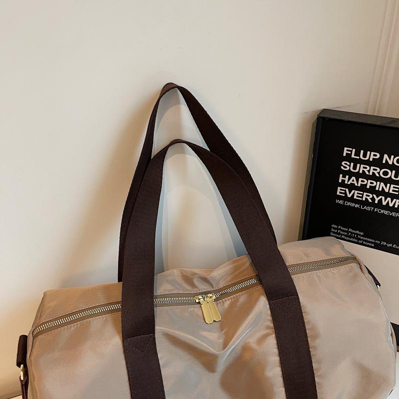 Stylish Nylon Duffel Bag for Women – Lightweight Travel & Gym Tote with Adjustable Shoulder Strap and Spacious Design