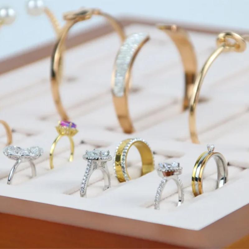 Schmucktablett Ring Ohrringe Display Requisiten Anhänger Armband Organizer Schaukasten Tablett Halskette Schmuck Aufbewahrung Display für Juwelier Ornamente Accessoires