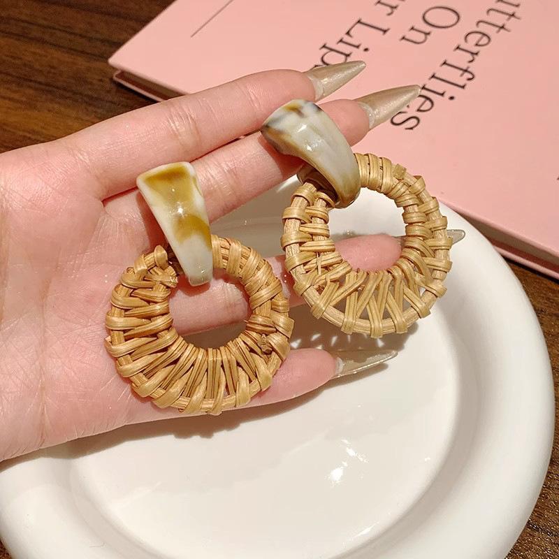 Silver needle resin rattan round pendant earrings niche exaggerated temperament earrings simple fashion versatile earrings