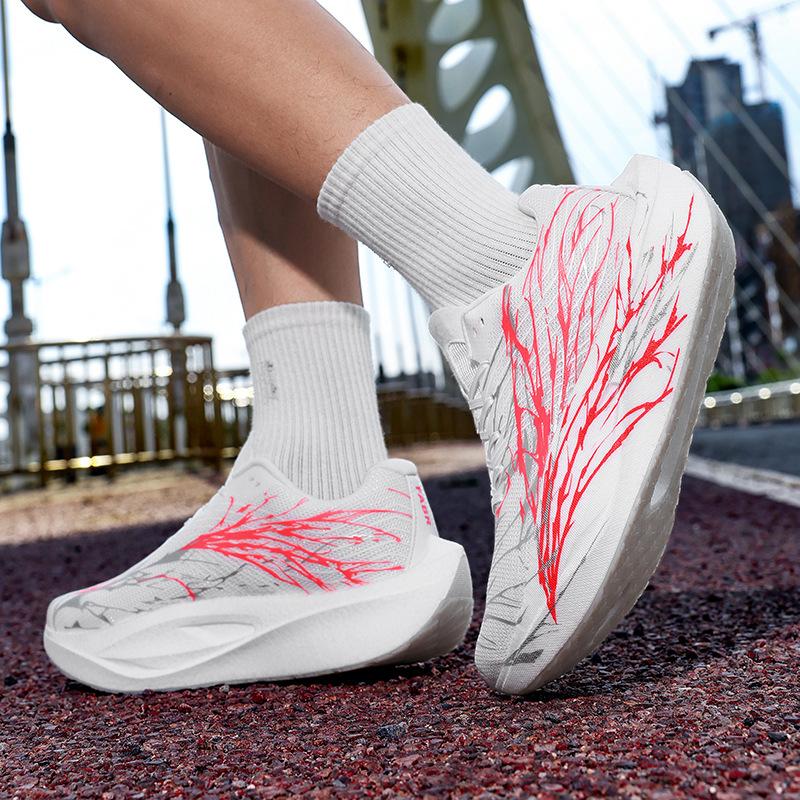 Heartbeat Real Explosion Carbon Board Outdoor Racing Running Shoes Low Top Soft Sole Light Shock Rebound Running Shoes