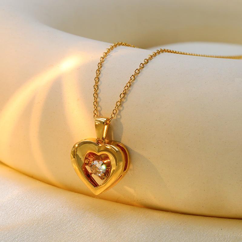French Non-Fading Zircon Light Luxury Temperament Love Heart Pendant Necklace Women'S Versatile Collarbone Chain Titanium Steel Chain