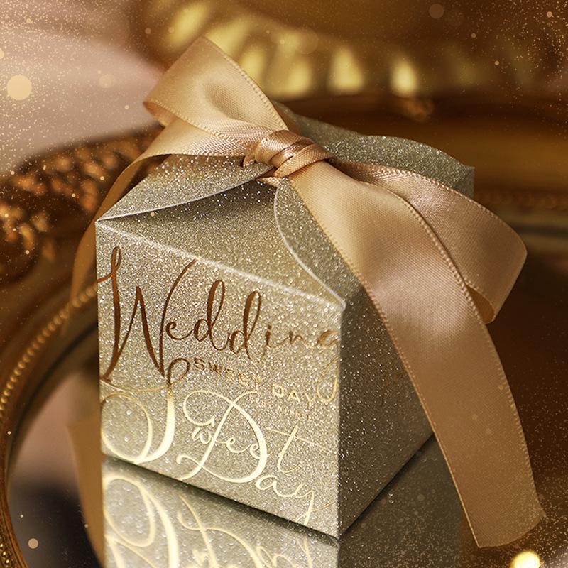 

Luxury European-Style Wedding Candy Gift Box - Elegant Paper Packaging Small [6.5*6.5*6.5cm]